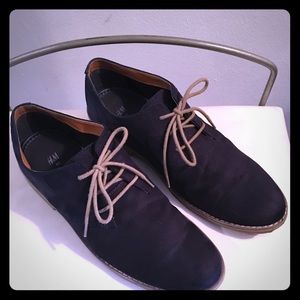 Men’s blue with tan laces shoes